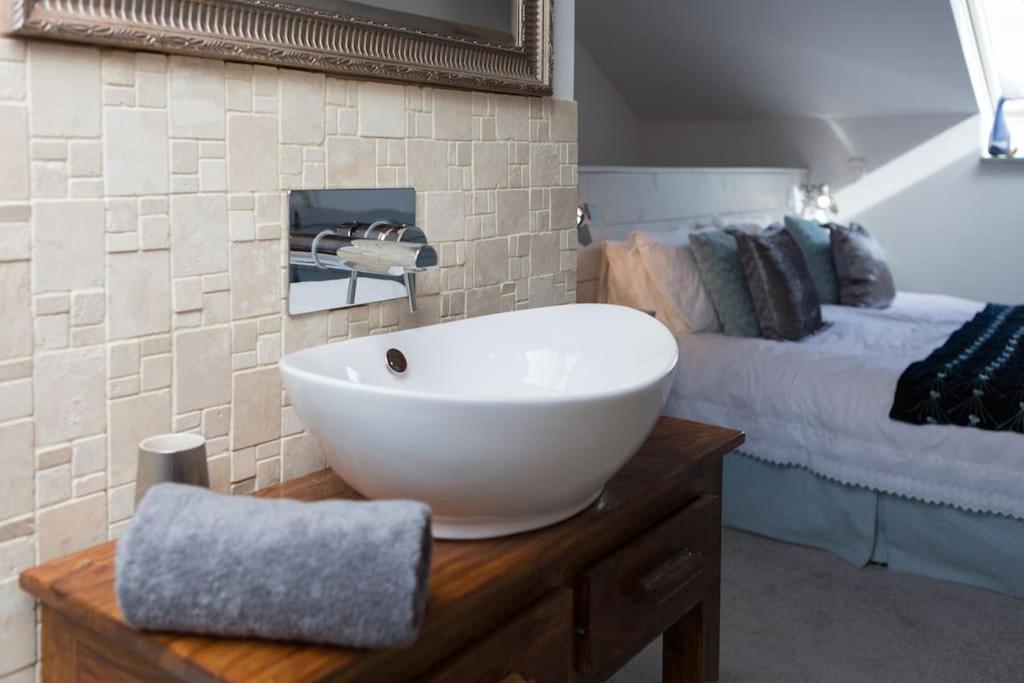 Little Bream - Pretty Cosy Cottage, Sea Views, Walk To The Beach Mawnan Smith Екстериор снимка
