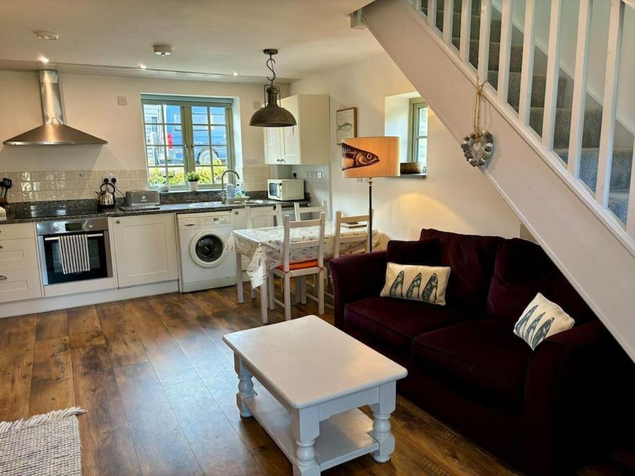 Little Bream - Pretty Cosy Cottage, Sea Views, Walk To The Beach Mawnan Smith Екстериор снимка